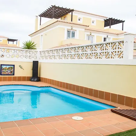 Wonderful Private In Golden Park Residence. Villa Corralejo