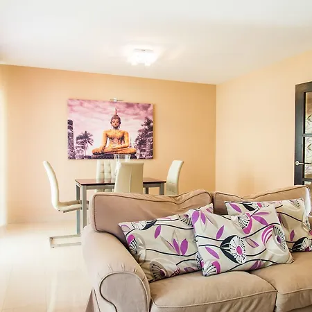 Wonderful Private In Golden Park Residence. Villa *