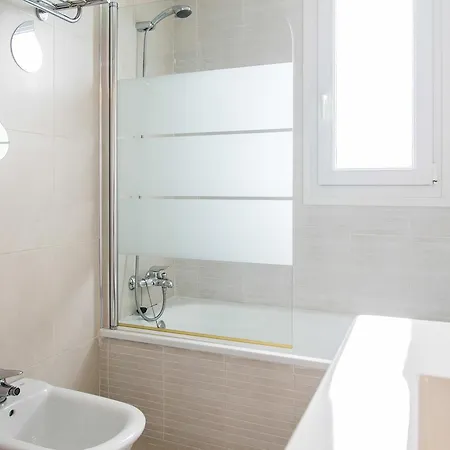 Wonderful Private In Golden Park Residence. Villa *