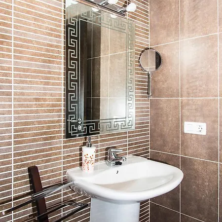 Wonderful Private In Golden Park Residence. Corralejo