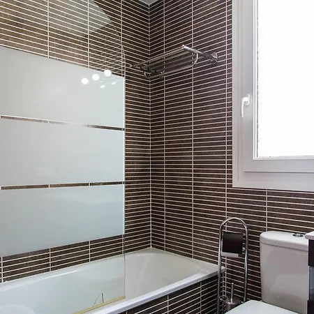 Villa Wonderful Private In Golden Park Residence.