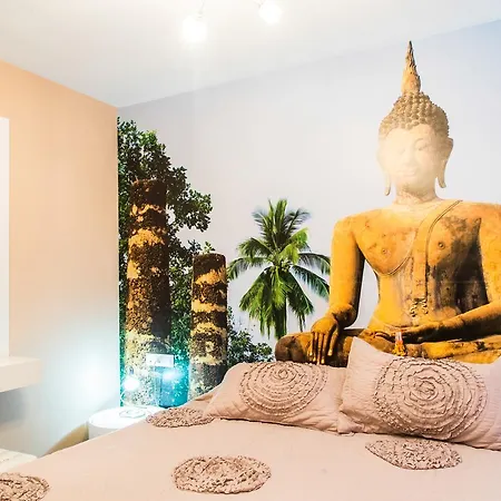 Wonderful Private In Golden Park Residence. *