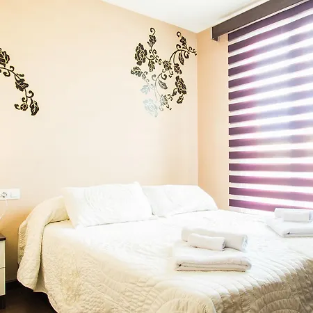 Wonderful Private In Golden Park Residence. *