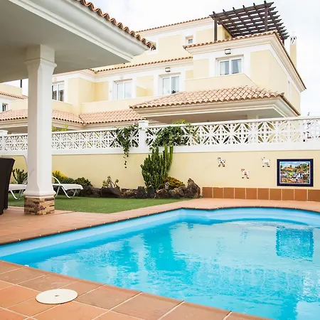 Wonderful Private In Golden Park Residence. * Corralejo
