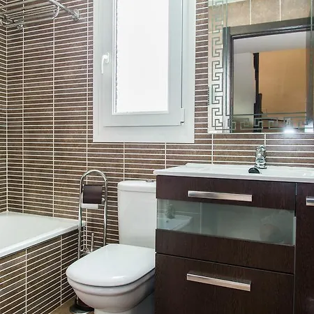 Wonderful Private In Golden Park Residence. *